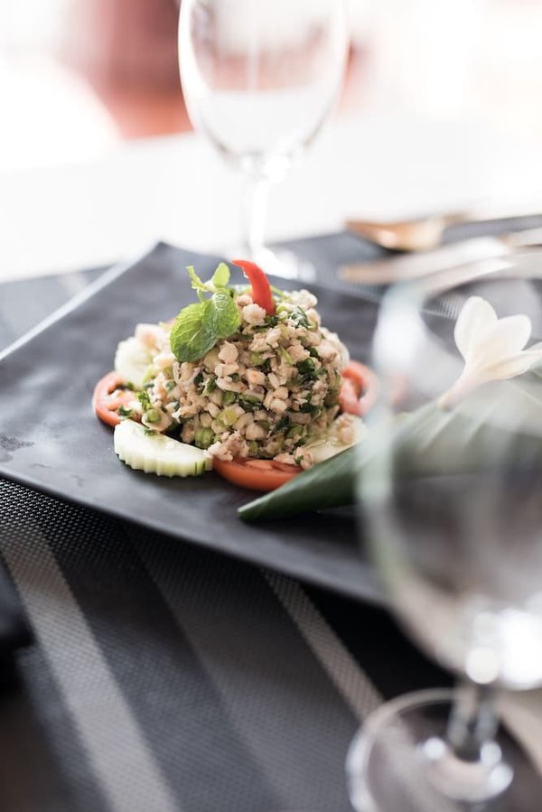 Comment gérer légalement les fusions d'entreprises dans différents secteurs ?